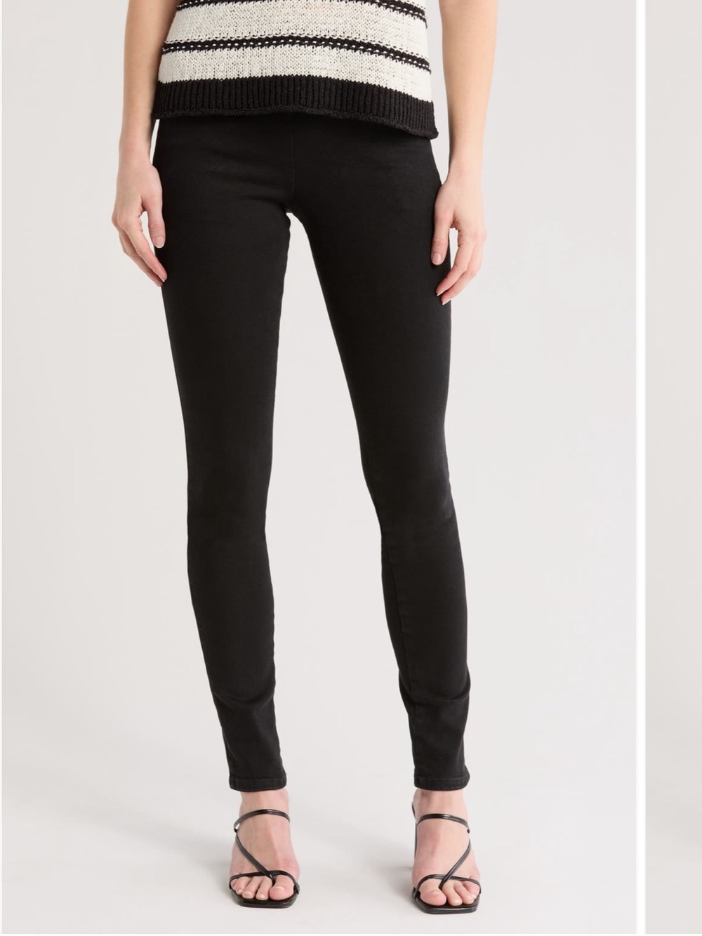 Frame Denim Black Skinny Stacked Pencil Jeans Pull on with zip pockets
